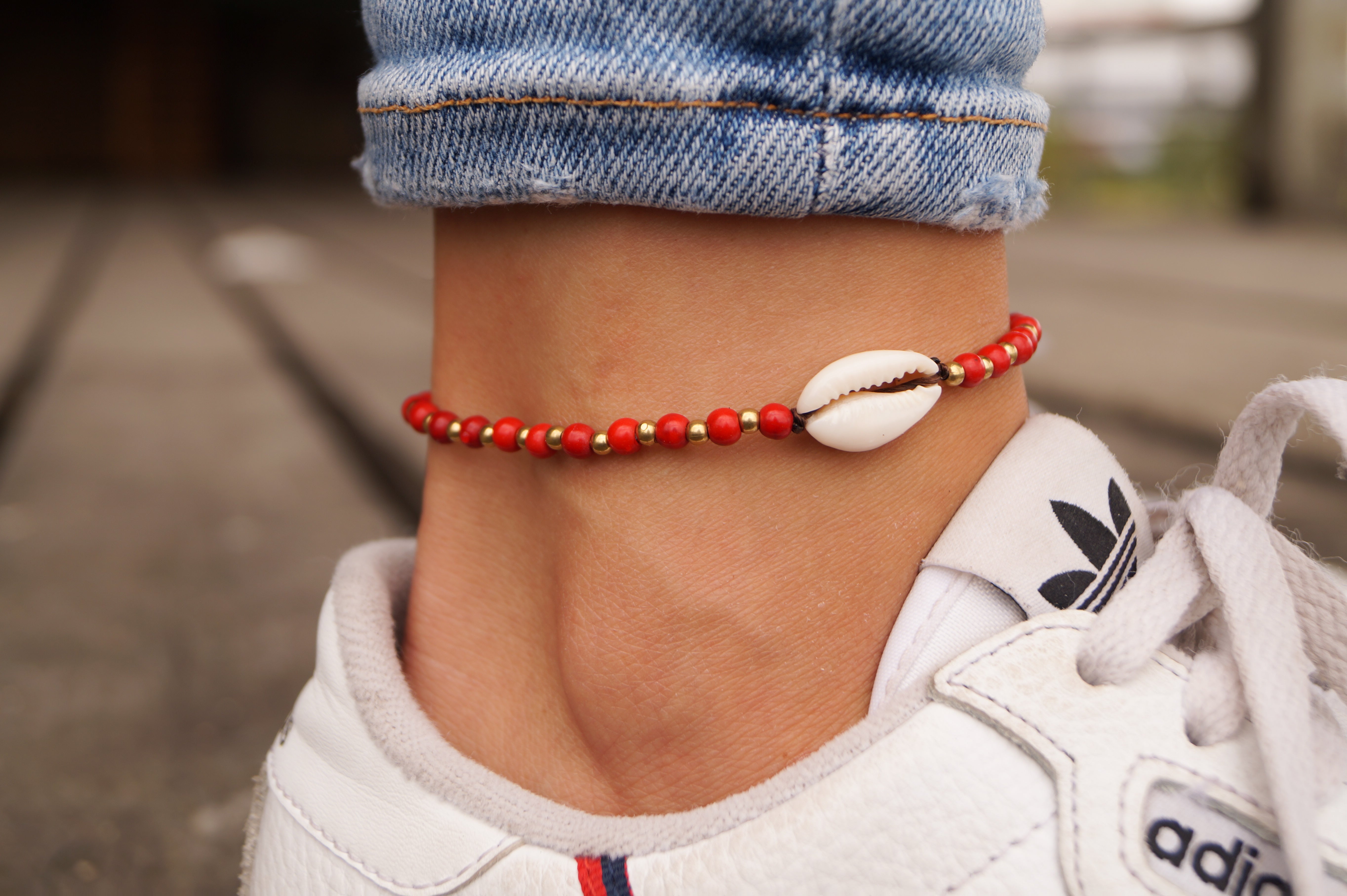 Goa Shell Anklet - Red Beads